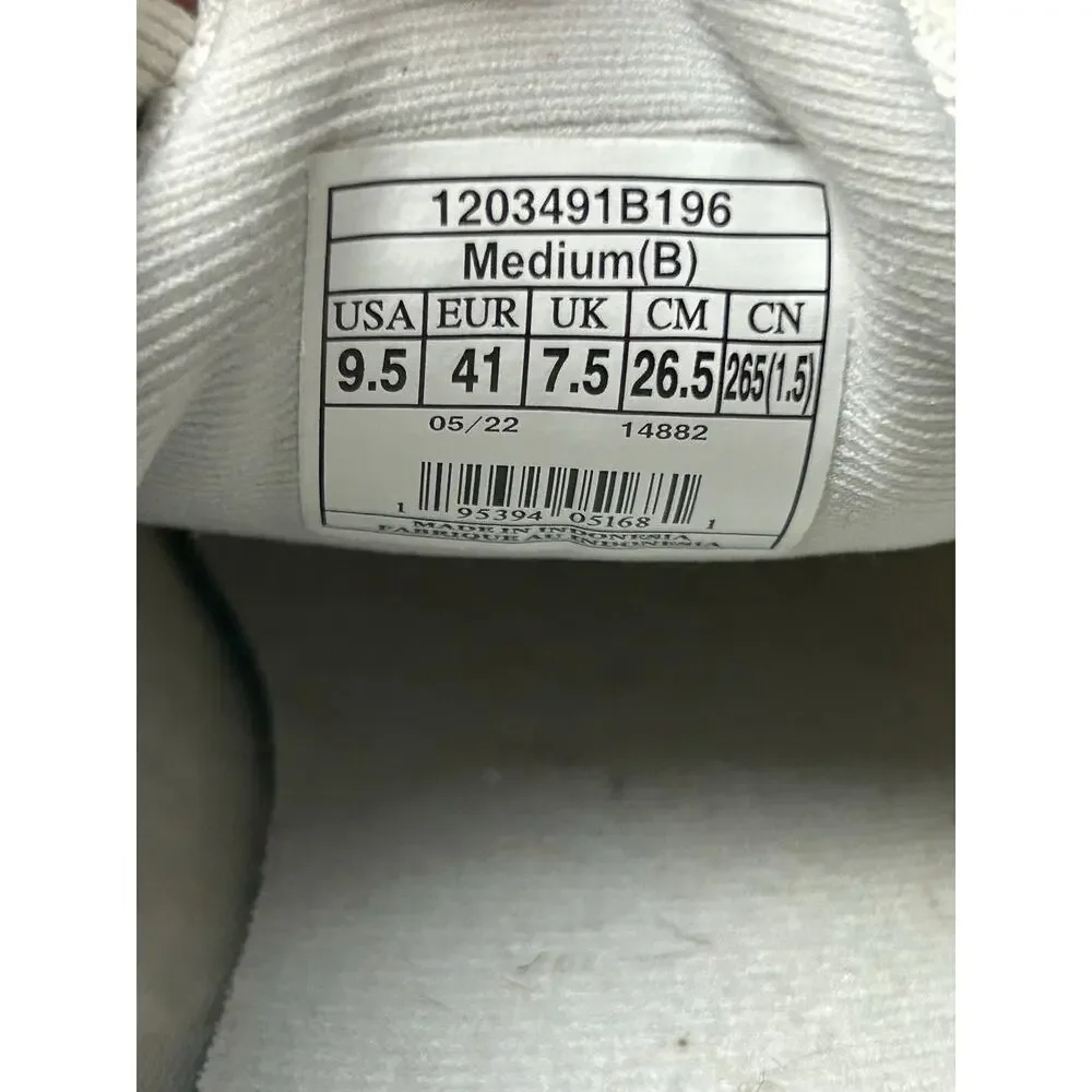 Brooks Signal 3 Women Oyster Peach / Size 9.5 / EUC